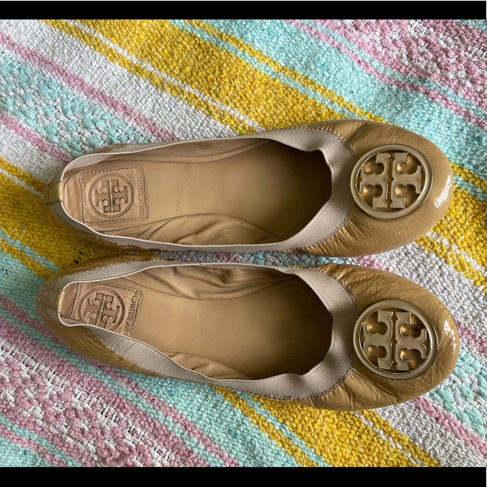 Tory Burch Caroline Ballet Flats Nude Patent Leather - Picture 8 of 8
